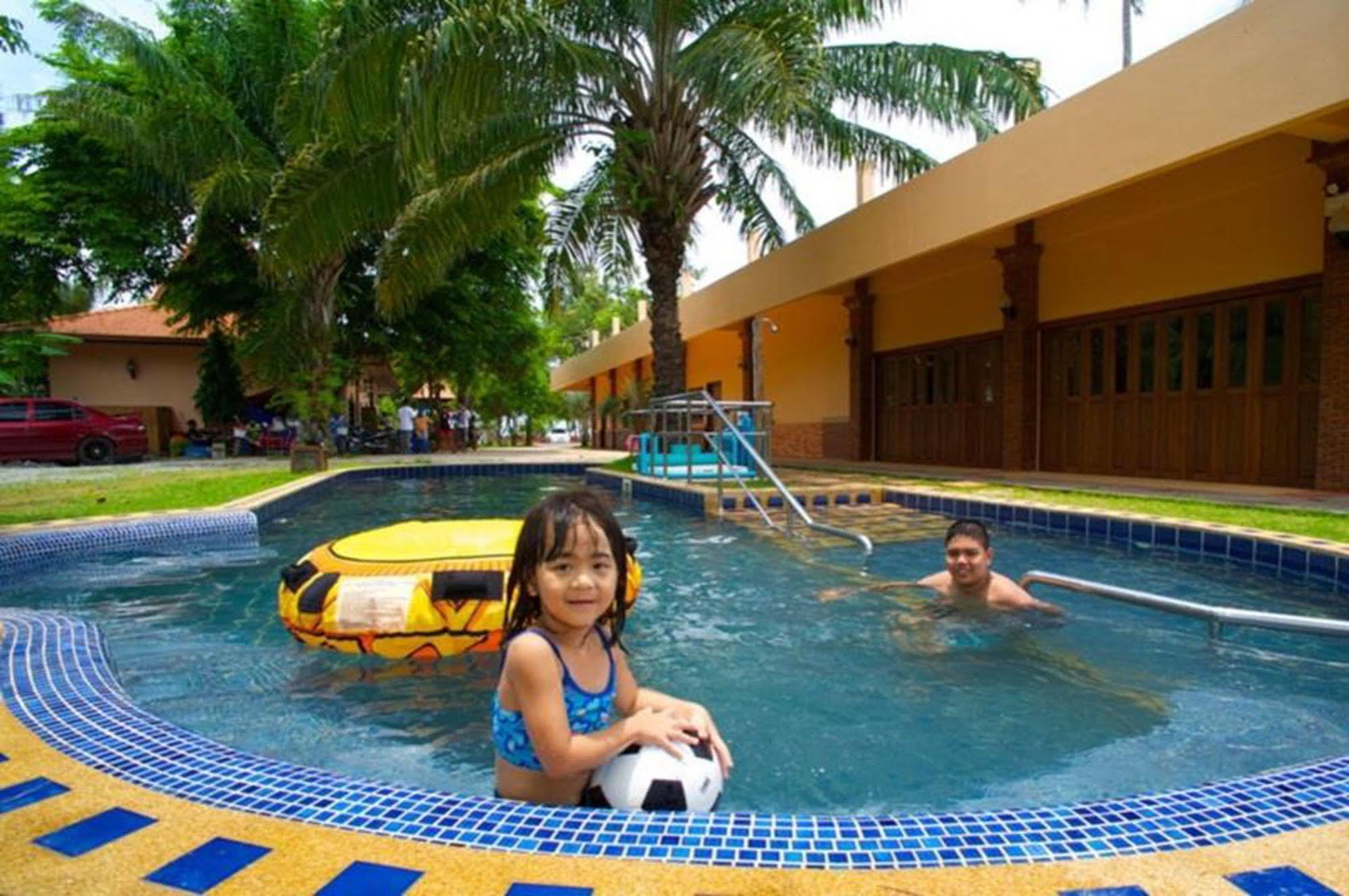 Boom Boom Beach Resort Laem Sing Chanthaburi Exteriör bild